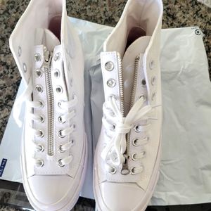 NWOT Converse Women's Chuck 70 Canvas Zip Sneaker size US 9.5